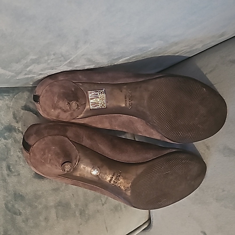 Authentic Vintage Prada Square Toe Kitten Heels - Taupe / Mushroom Suede - Picture 6 of 8